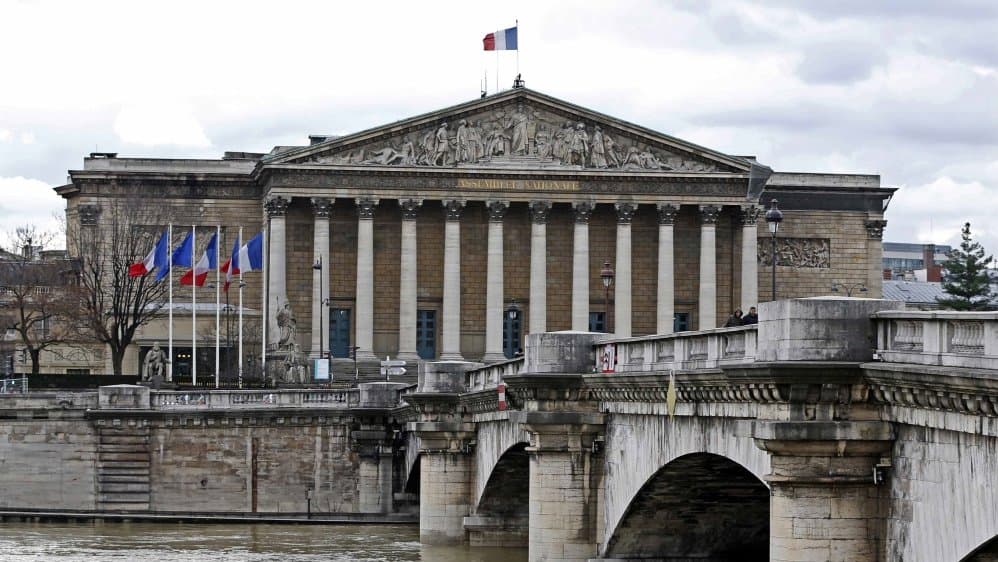 Здание французского парламента 1