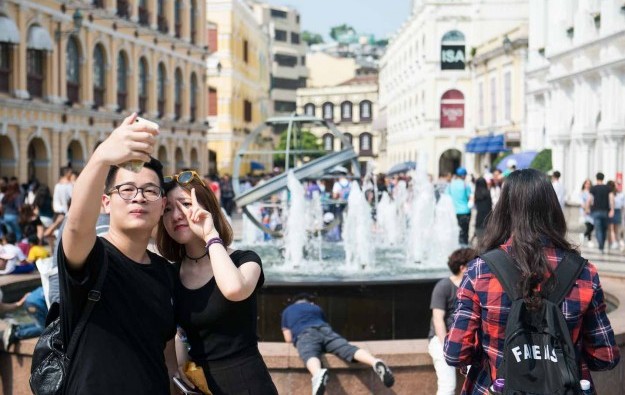 GGRAsia – Half Macau 2016 mainland visitors repeaters: Bernstein